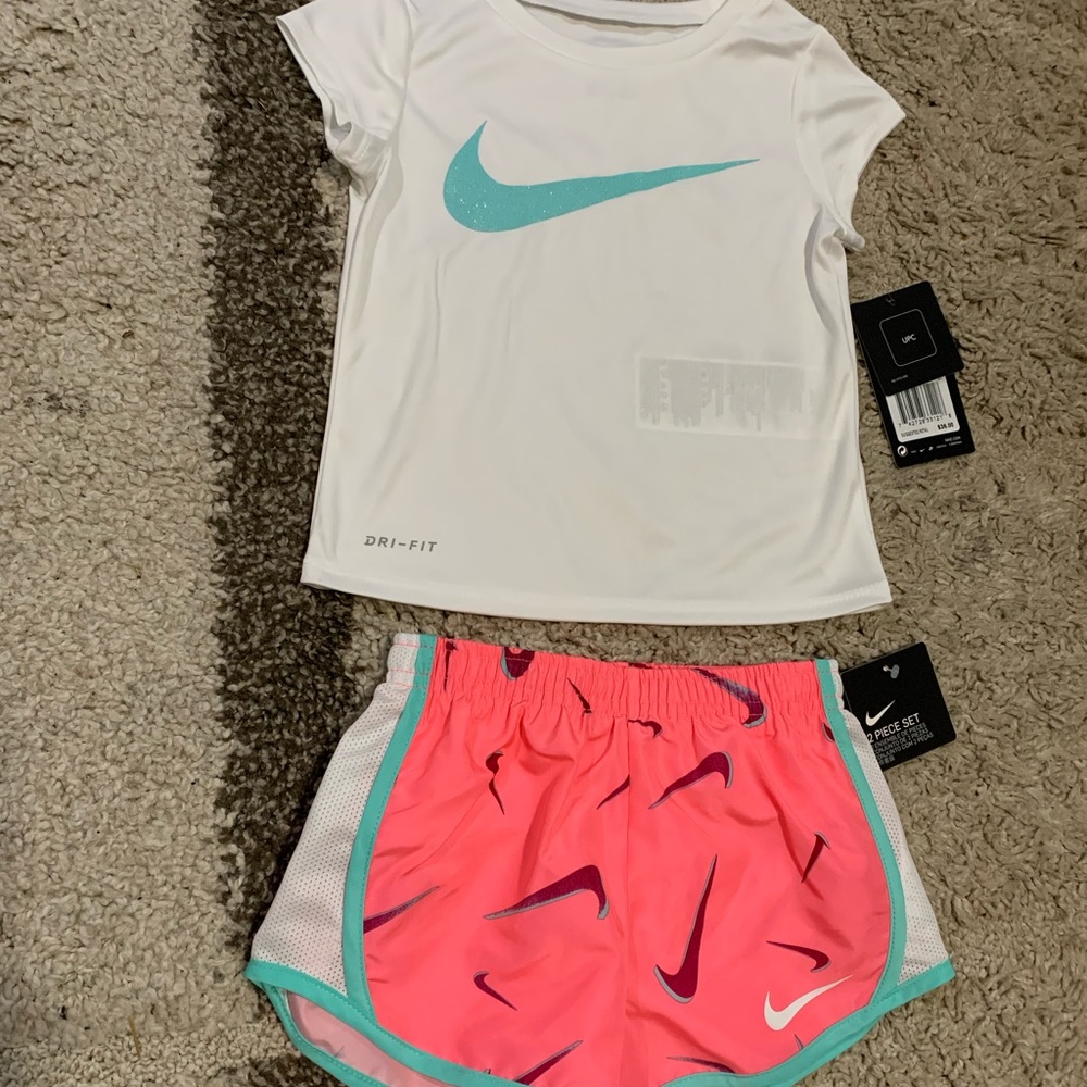 nike girls!